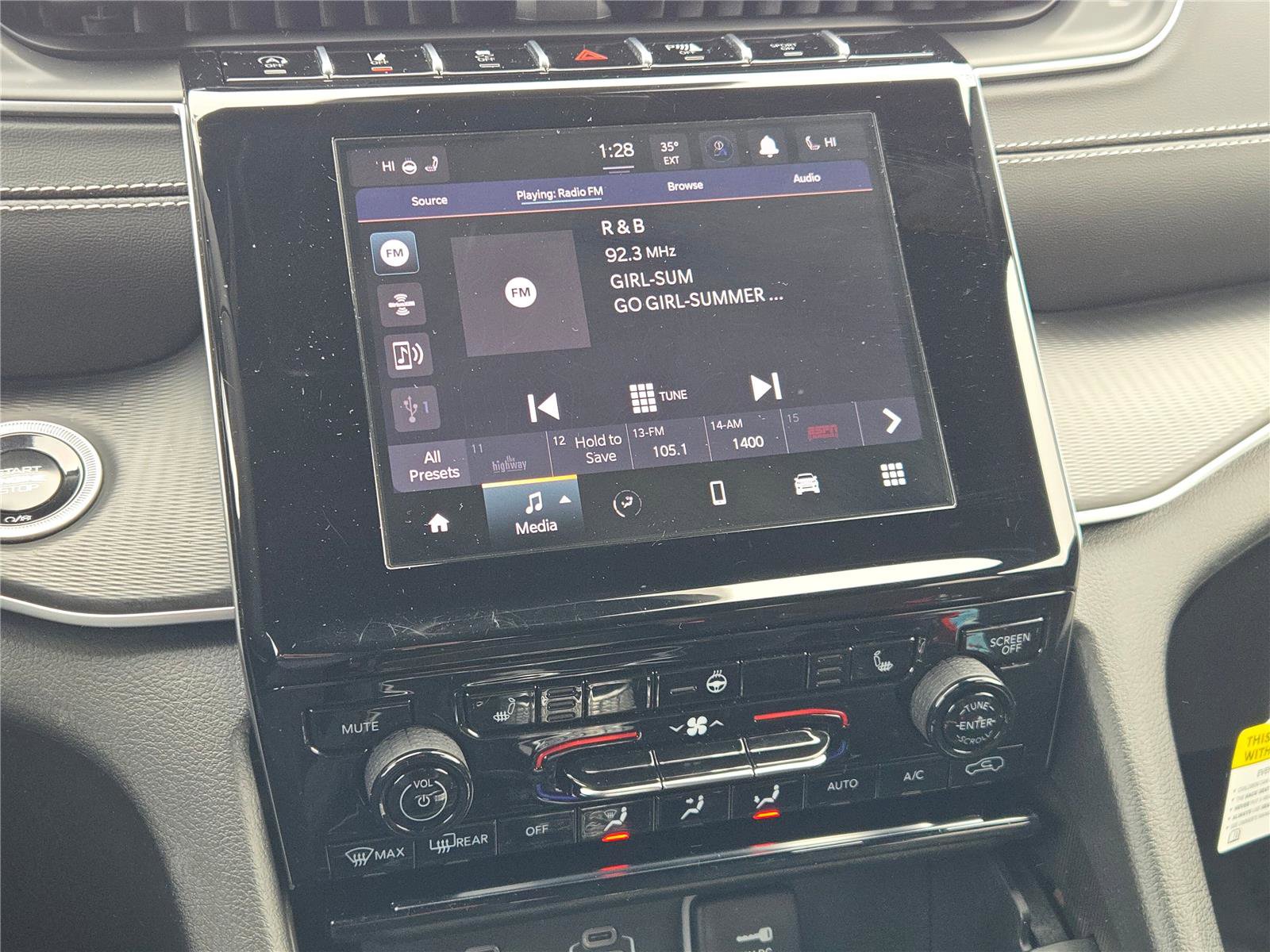 Certified 2024 Jeep Grand Cherokee Altitude image 30