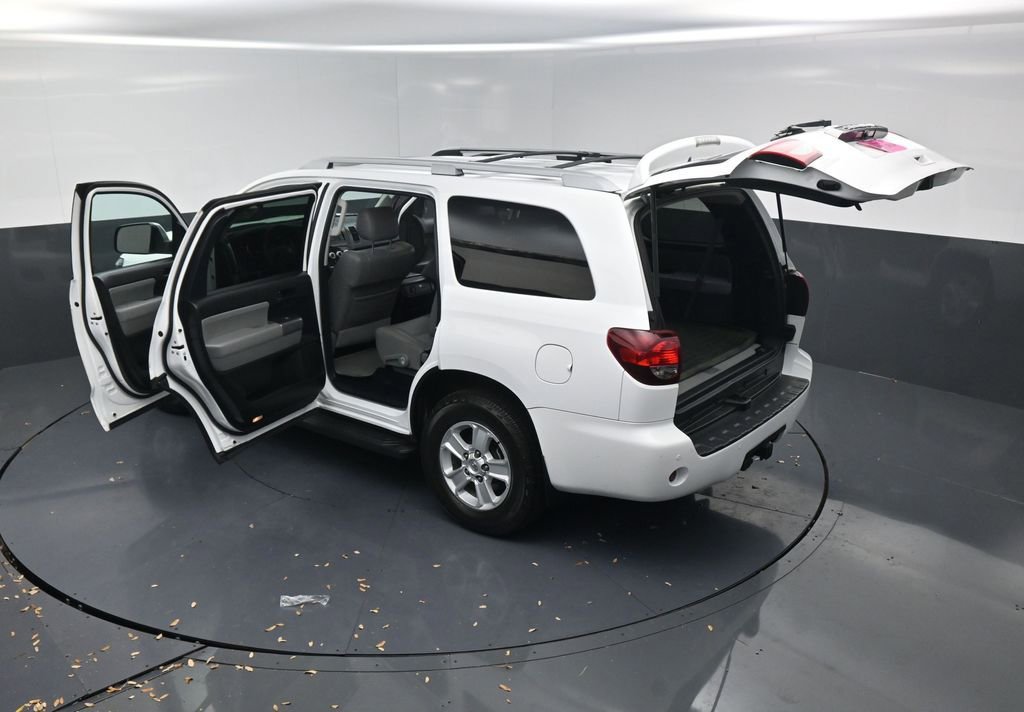 Used 2020 Toyota Sequoia SR5 w/ Premium Package image 21