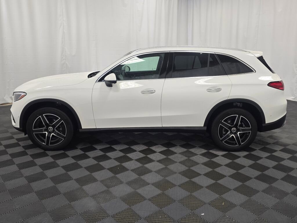 New 2026 Mercedes-Benz GLC 300 4MATIC image 3