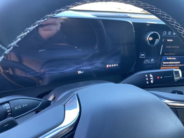 Used 2025 Chevrolet Traverse LT w/ LPO, Floor Liner Package image 7