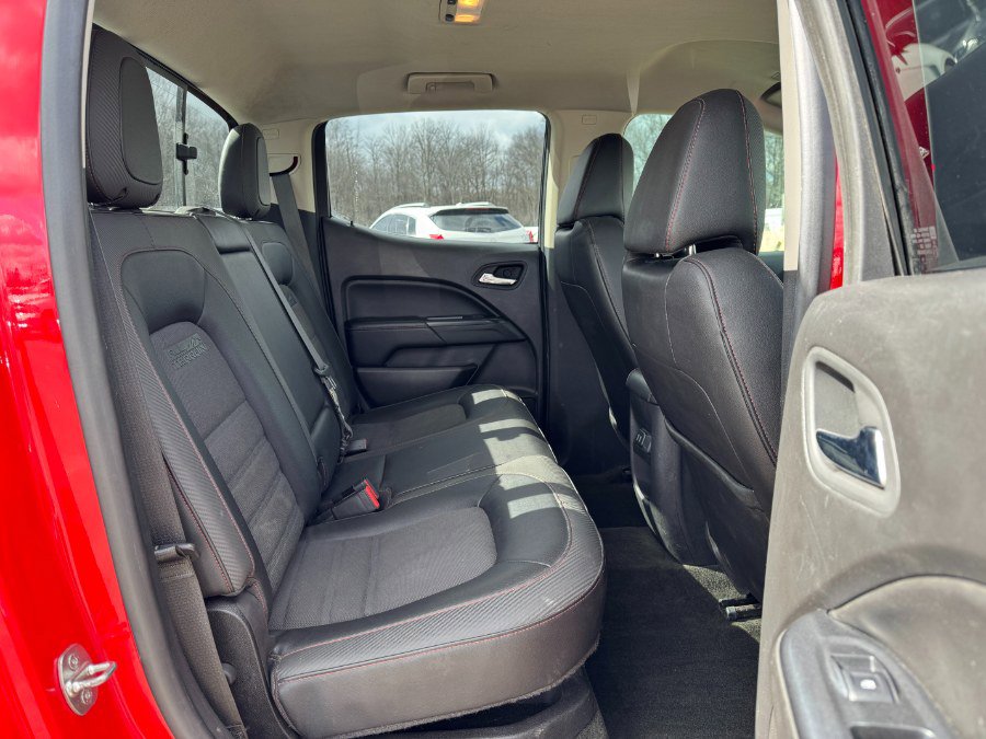 Used 2016 GMC Canyon SLE image 17