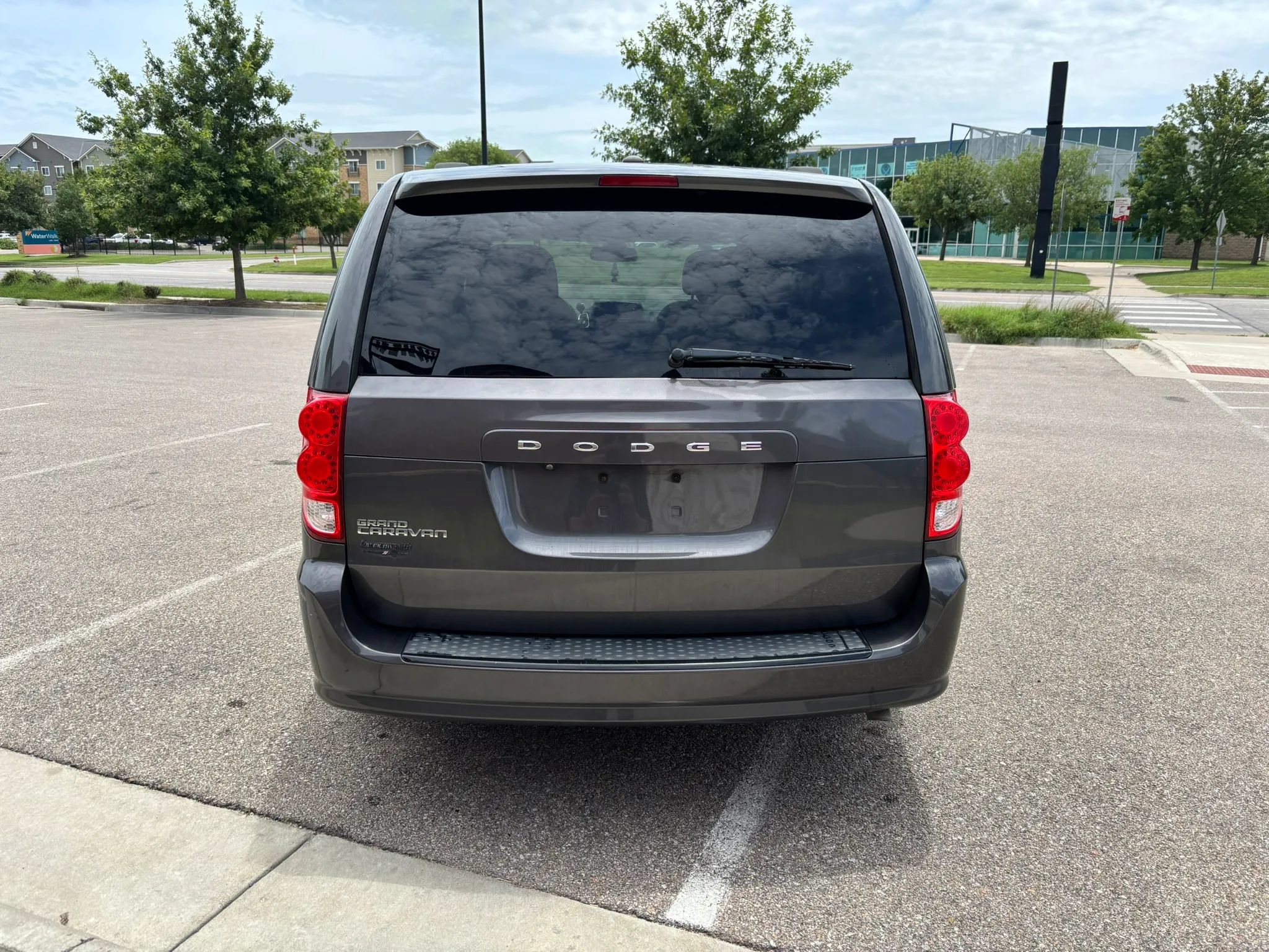 Used 2018 Dodge Grand Caravan SXT w/ Blacktop Package FWD image 6