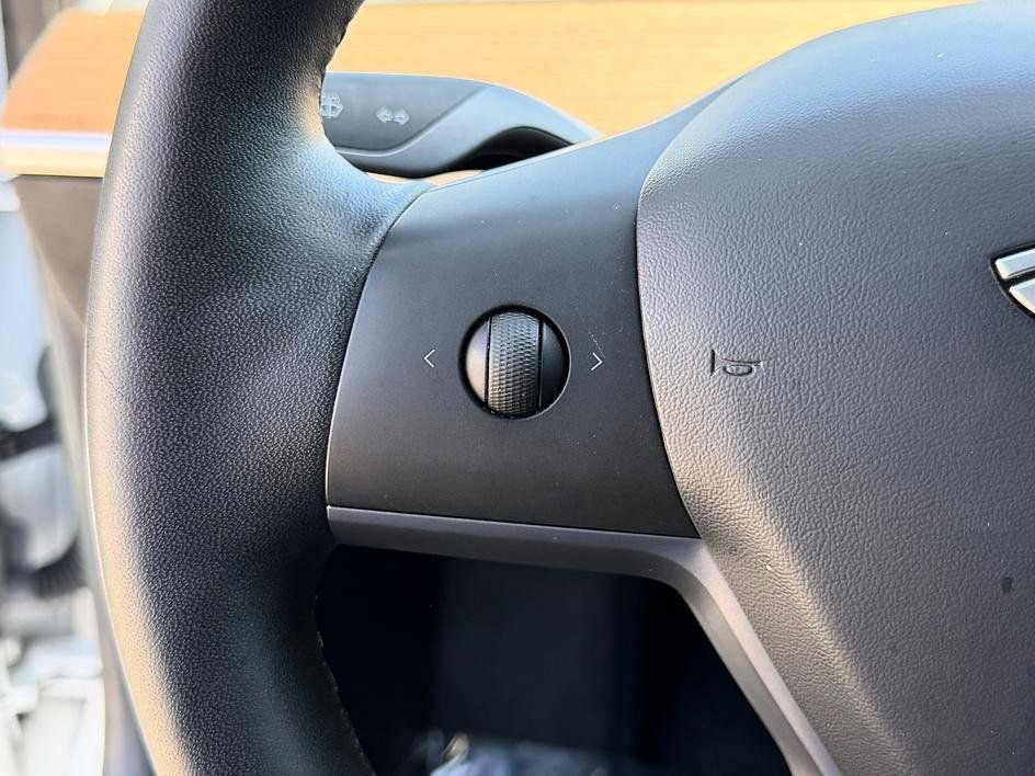 Used 2020 Tesla Model 3 image 24