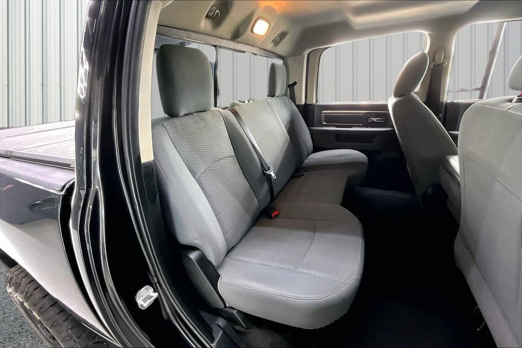 Used 2017 RAM 1500 Classic SLT AWD/4WD image 23