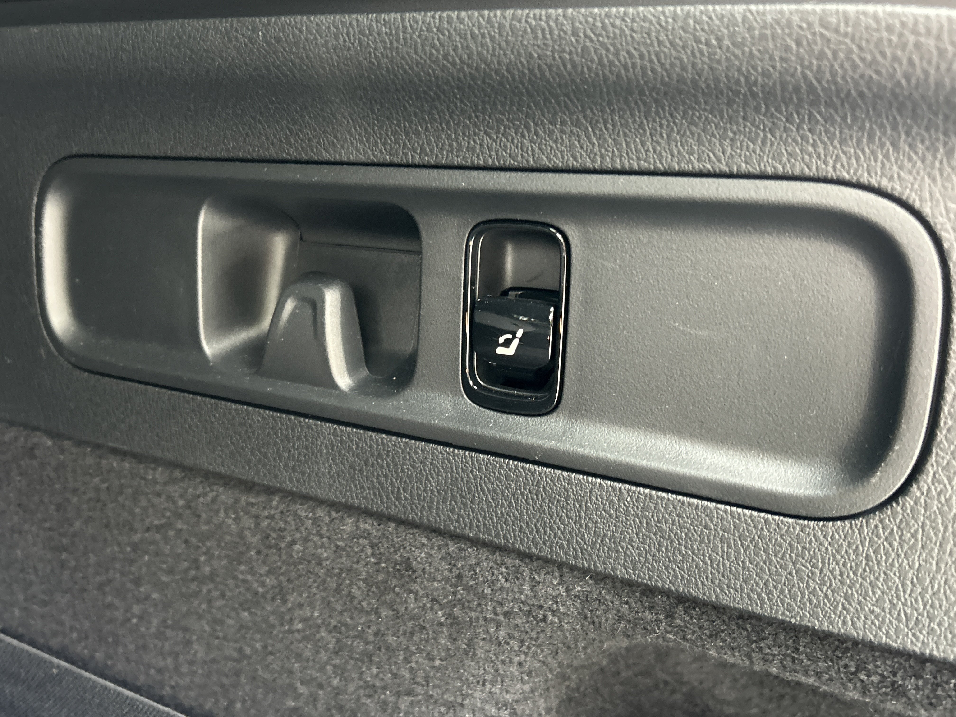 Certified 2026 Mercedes-Benz GLC 300 4MATIC image 11
