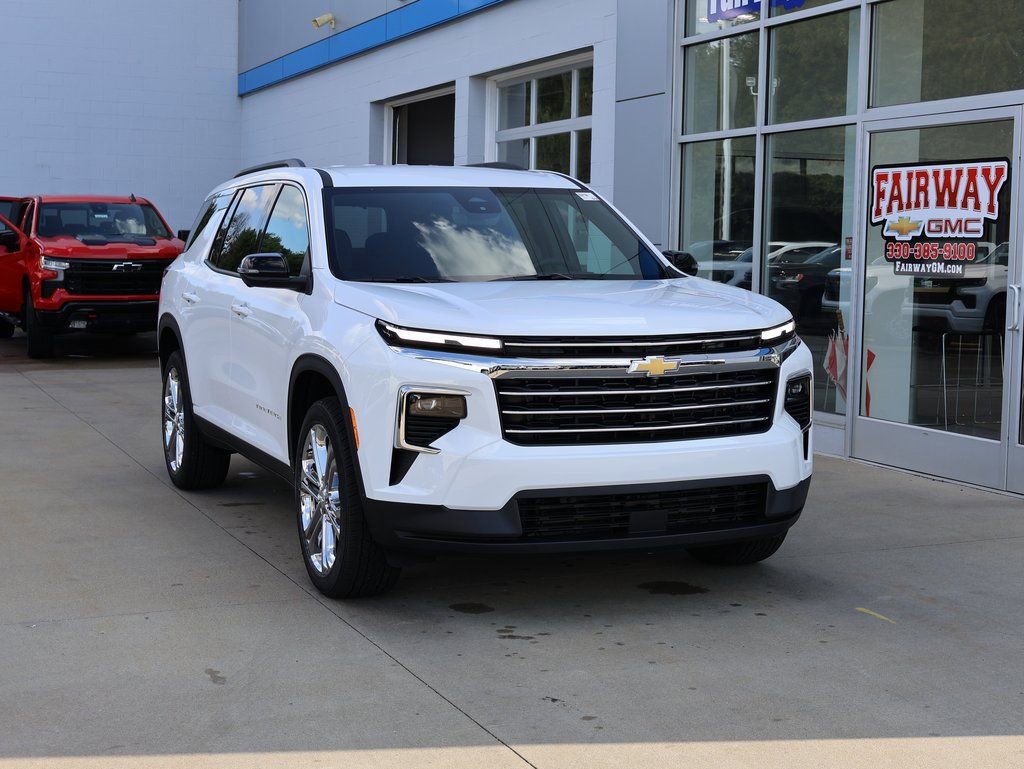 New 2026 Chevrolet Traverse LT w/ Driver Confidence Package image 2