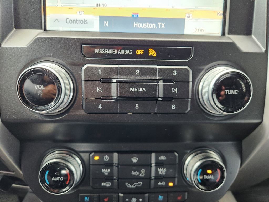 Used 2019 Ford F150 Platinum w/ Equipment Group 701A Luxury image 18