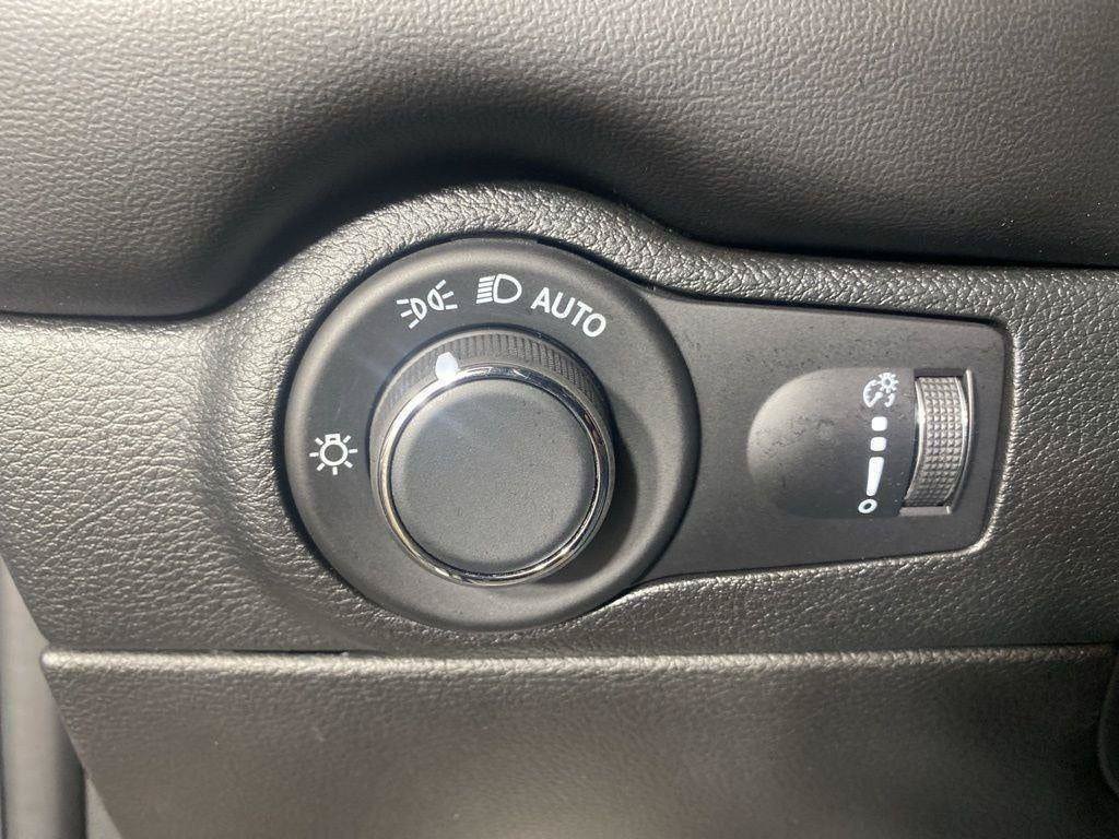 Used 2025 Dodge Durango R/T AWD/4WD image 44