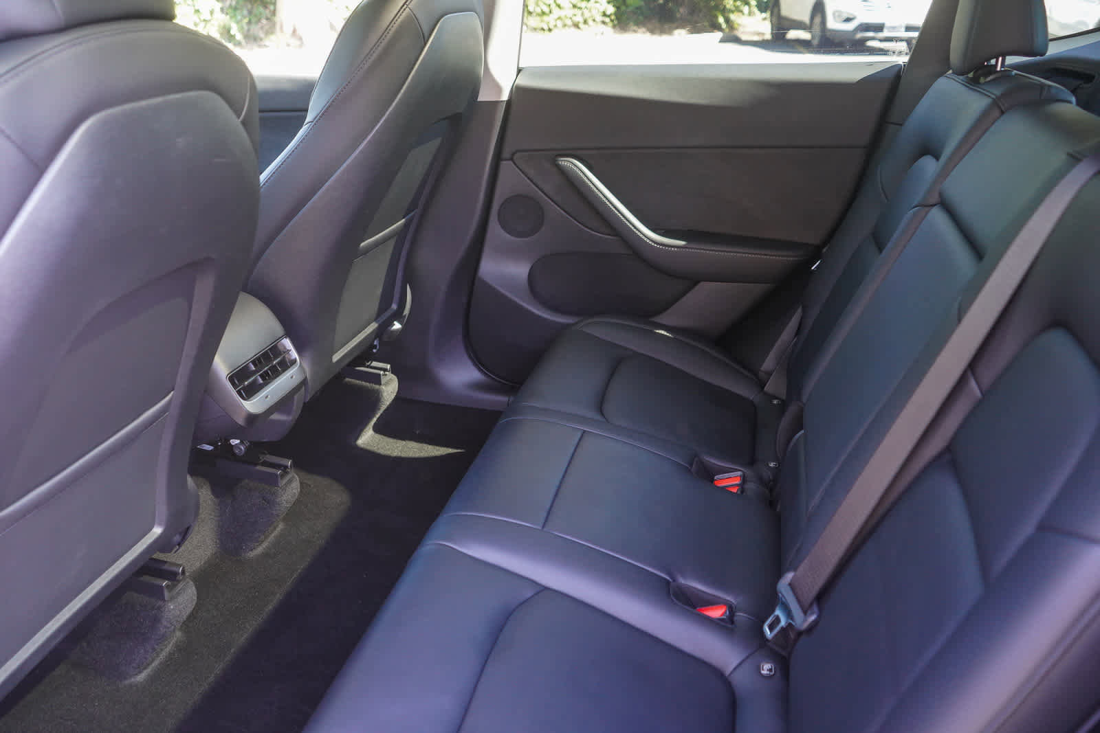 Used 2021 Tesla Model Y Long Range image 13