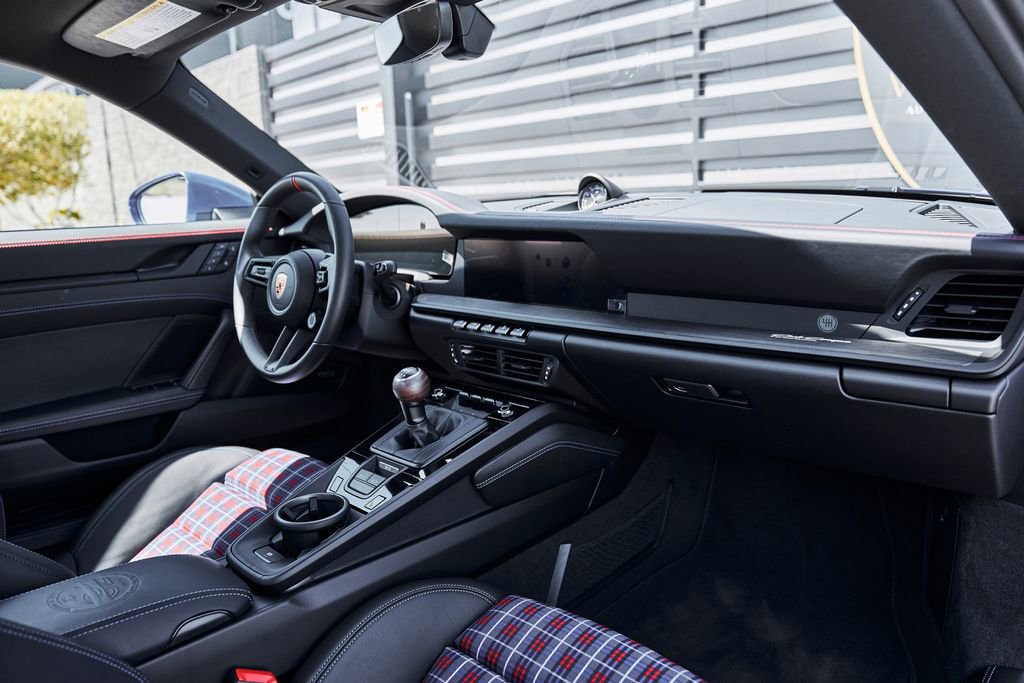 Used 2026 Porsche 911 Carrera T RWD image 38