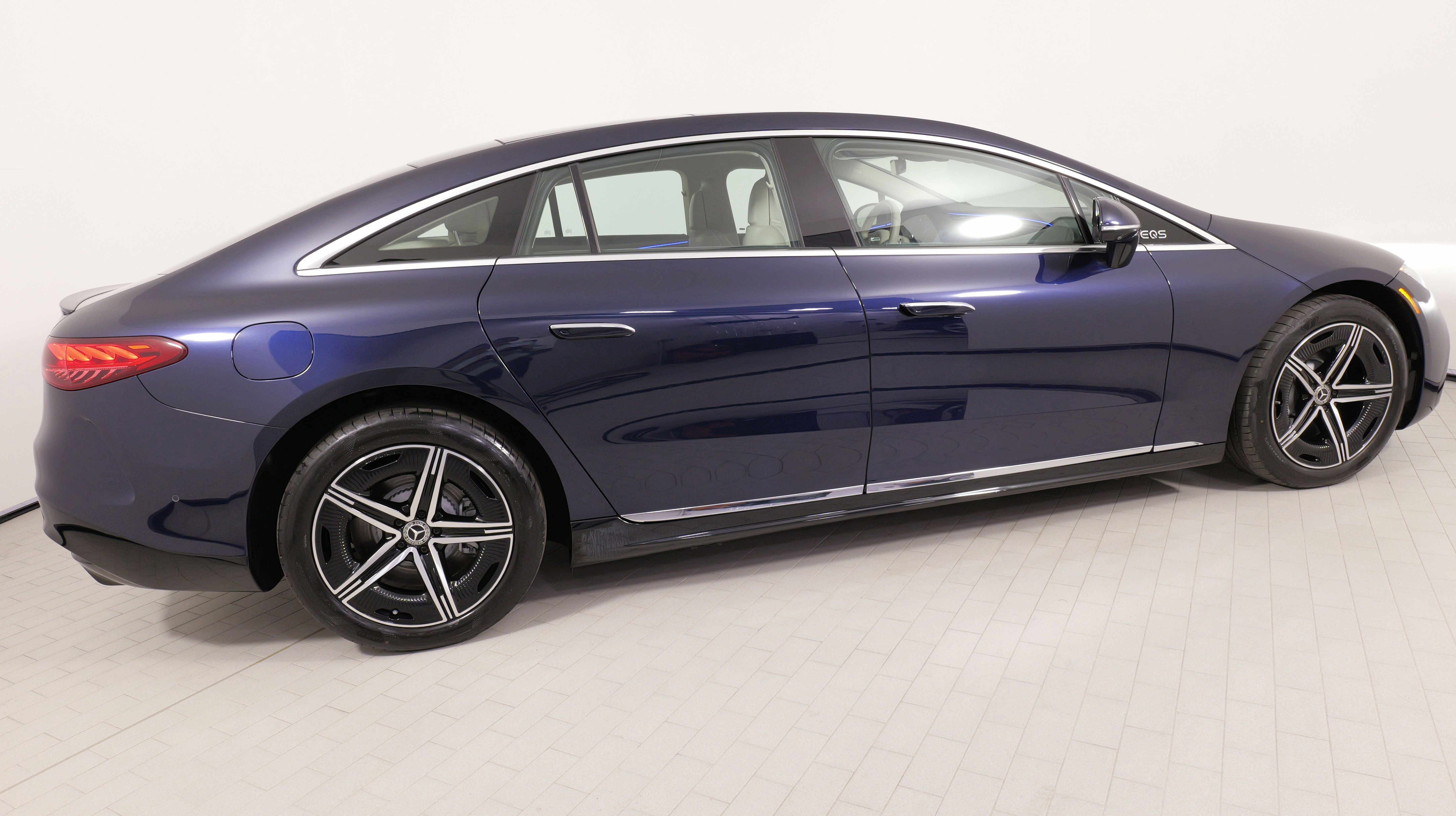 Used 2023 Mercedes-Benz EQS 580 4MATIC Sedan image 11