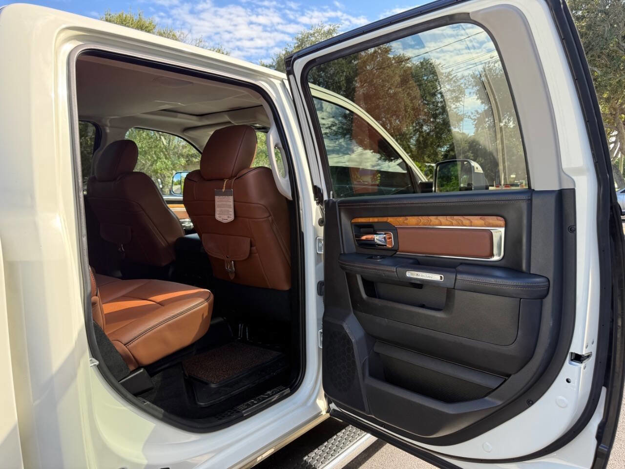 Used 2016 RAM 3500 Laramie Longhorn image 47
