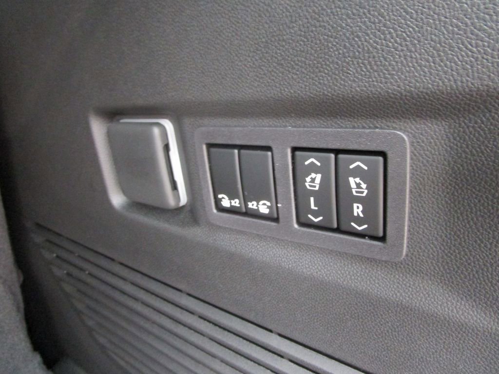 New 2026 GMC Yukon Elevation image 11