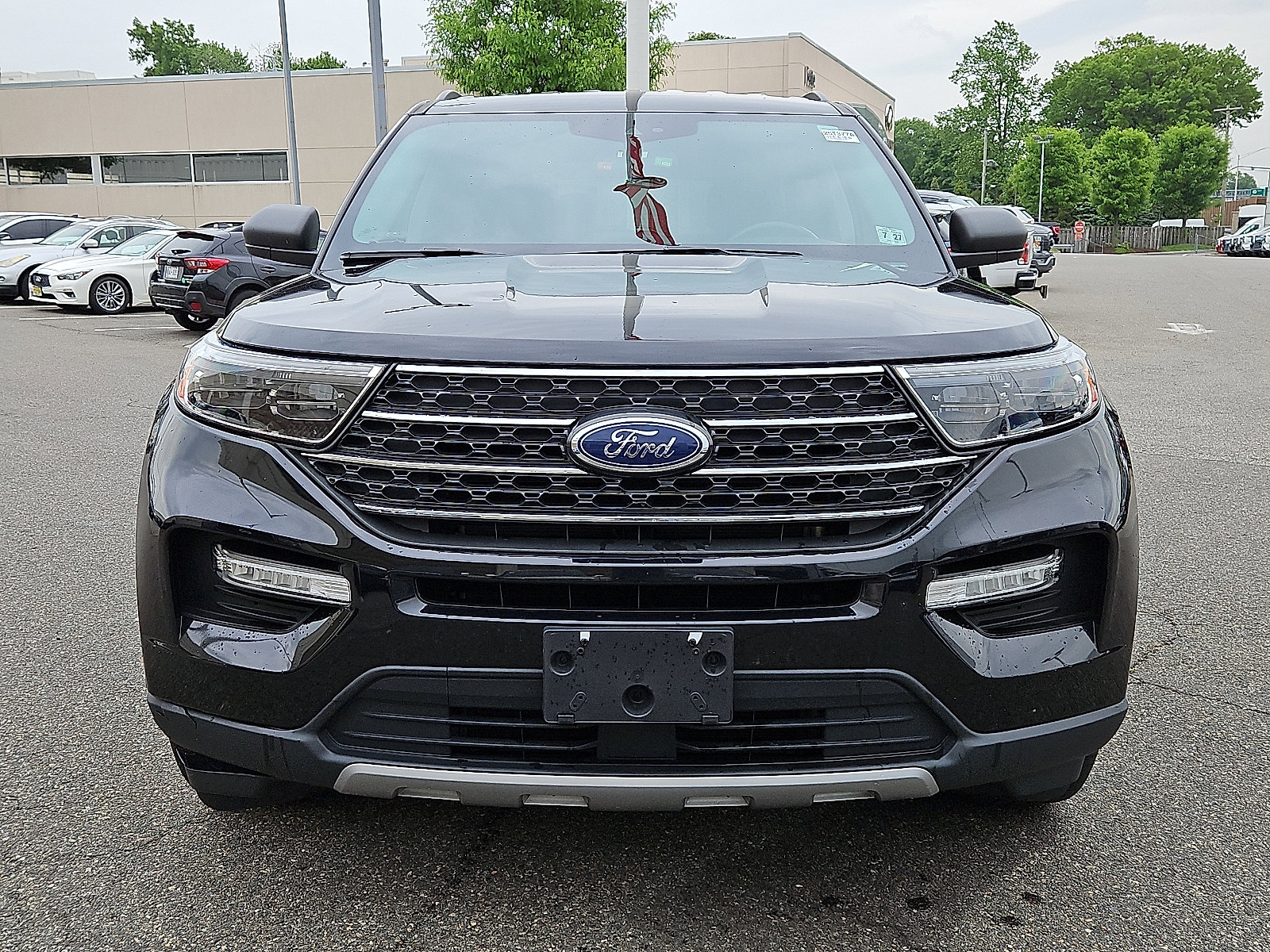 Certified 2022 Ford Explorer XLT w/ Equipment Group 202A image 2