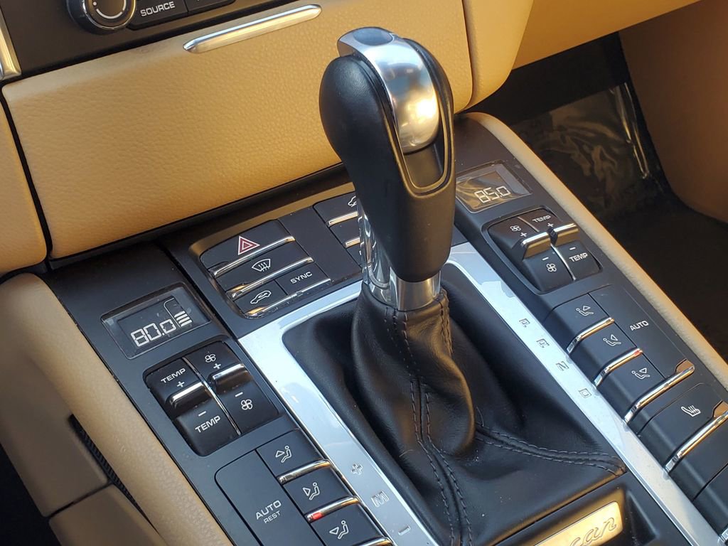 Used 2018 Porsche Macan image 23