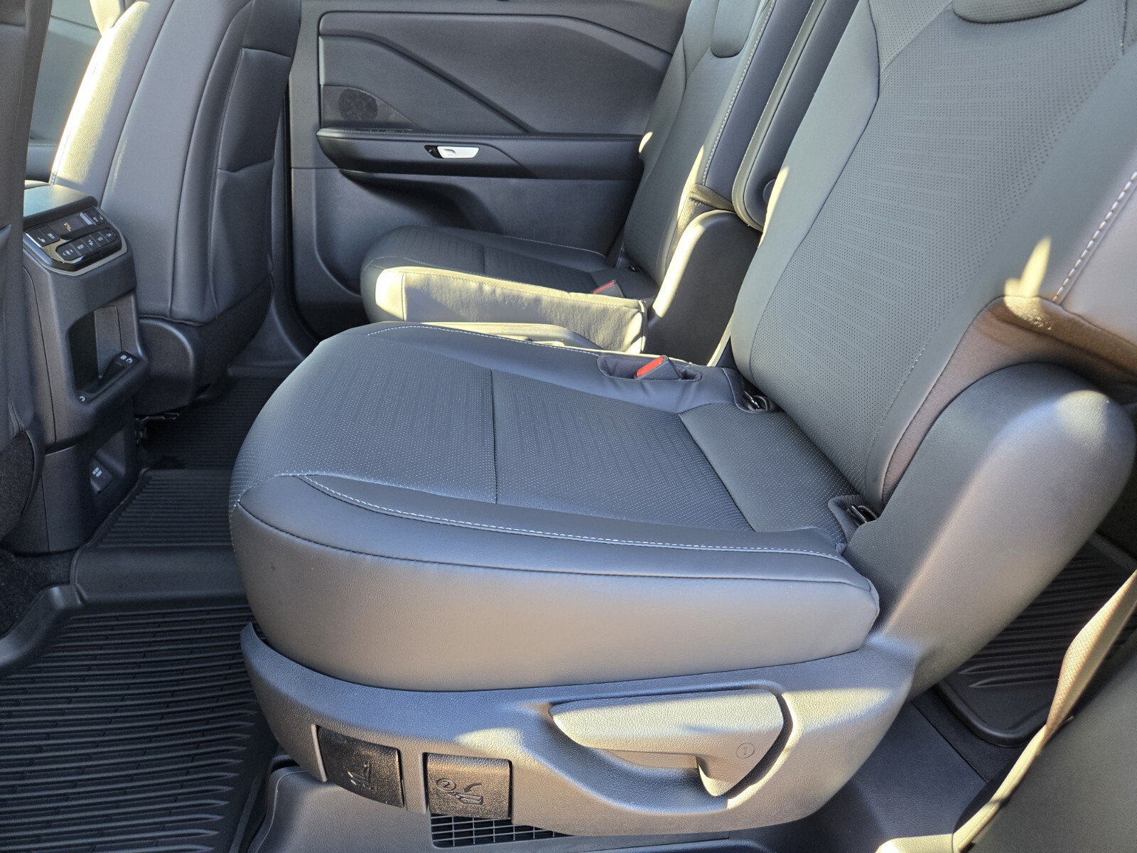New 2026 Lexus TX 500h AWD image 7