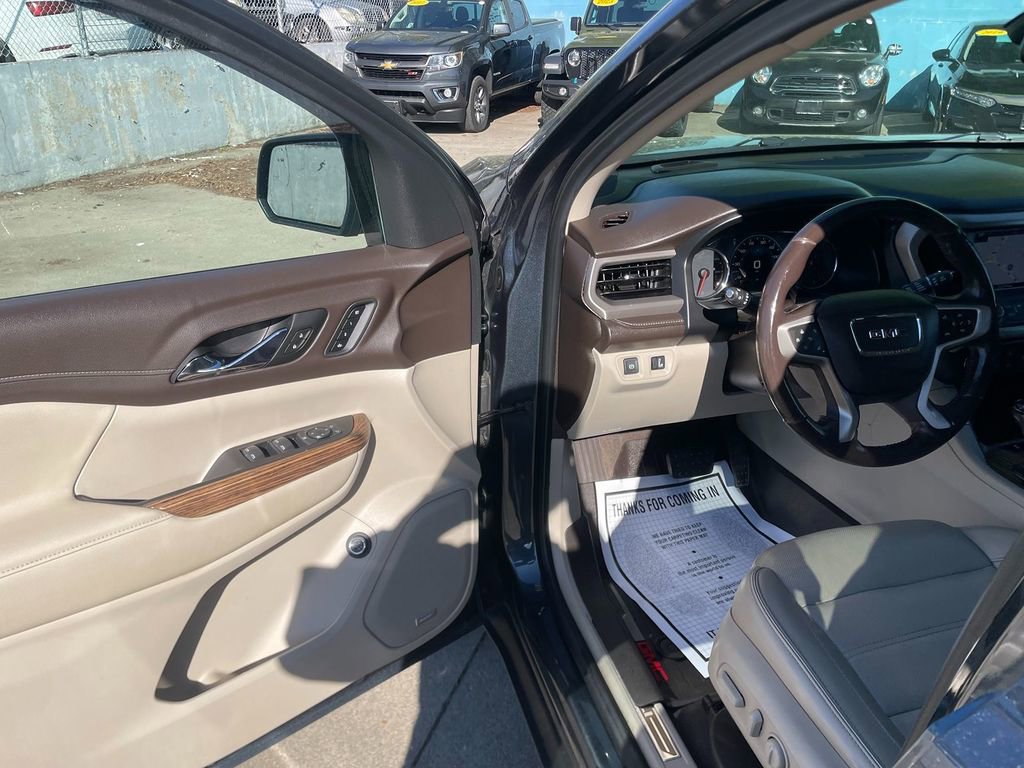 Used 2019 GMC Acadia Denali w/ Technology Package AWD/4WD image 10
