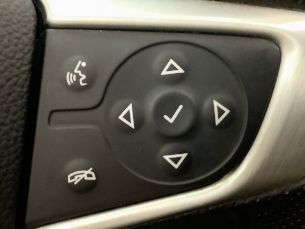 Used 2024 GMC Terrain SLE image 17