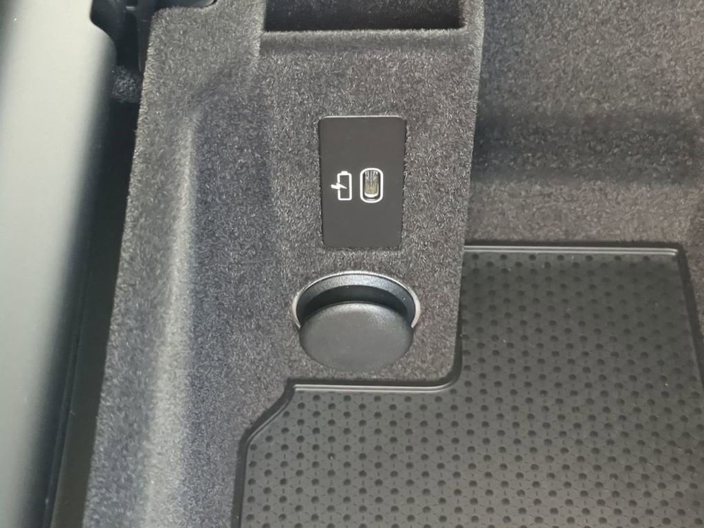 New 2026 BMW M850i xDrive image 23