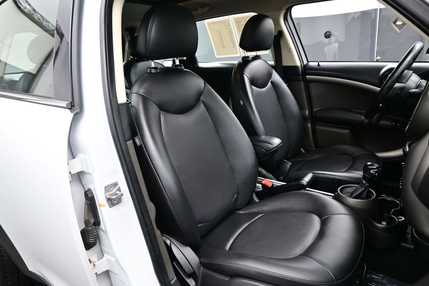 Used 2012 MINI Cooper Countryman FWD image 12