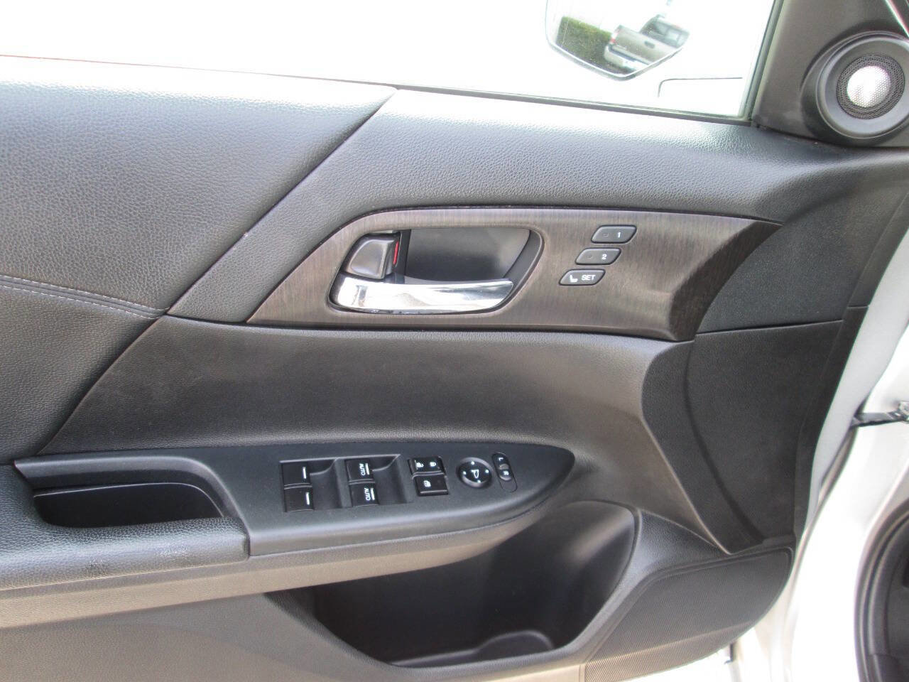 Used 2014 Honda Accord EX-L image 16
