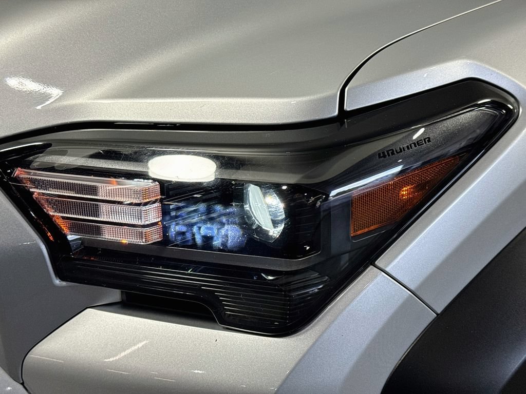 Used 2026 Toyota 4Runner SR5 AWD/4WD image 3