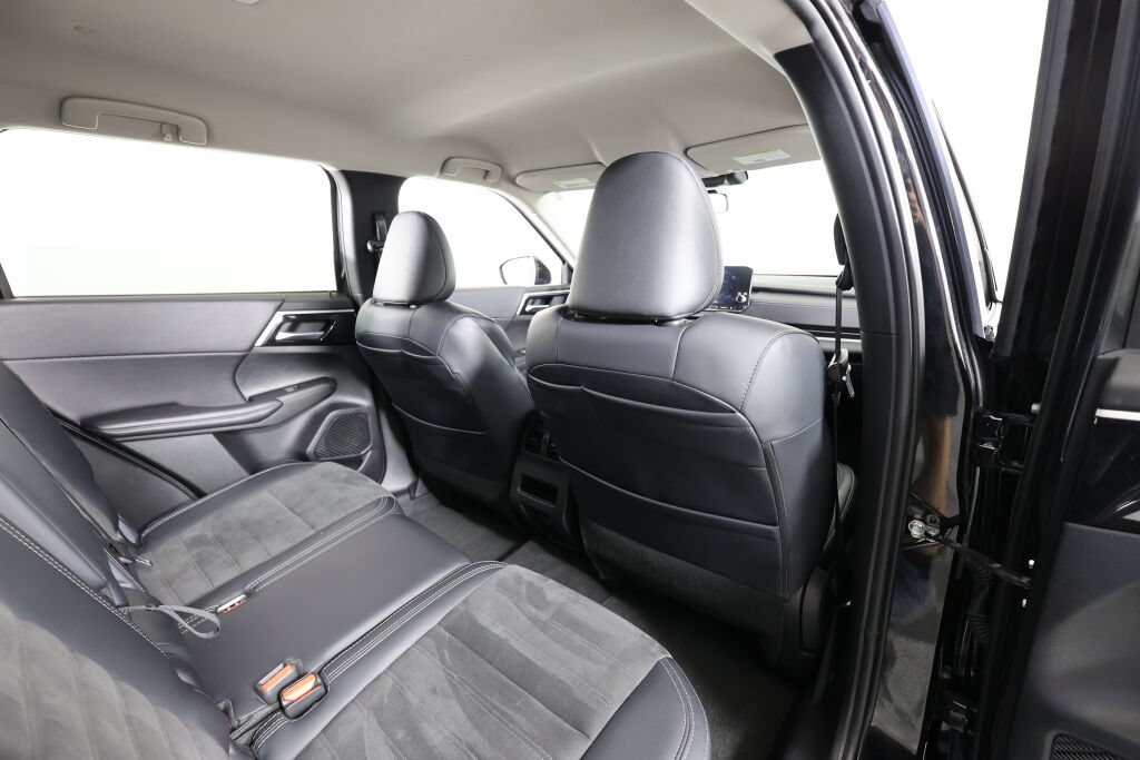 Used 2024 Mitsubishi Outlander SE AWD/4WD image 20