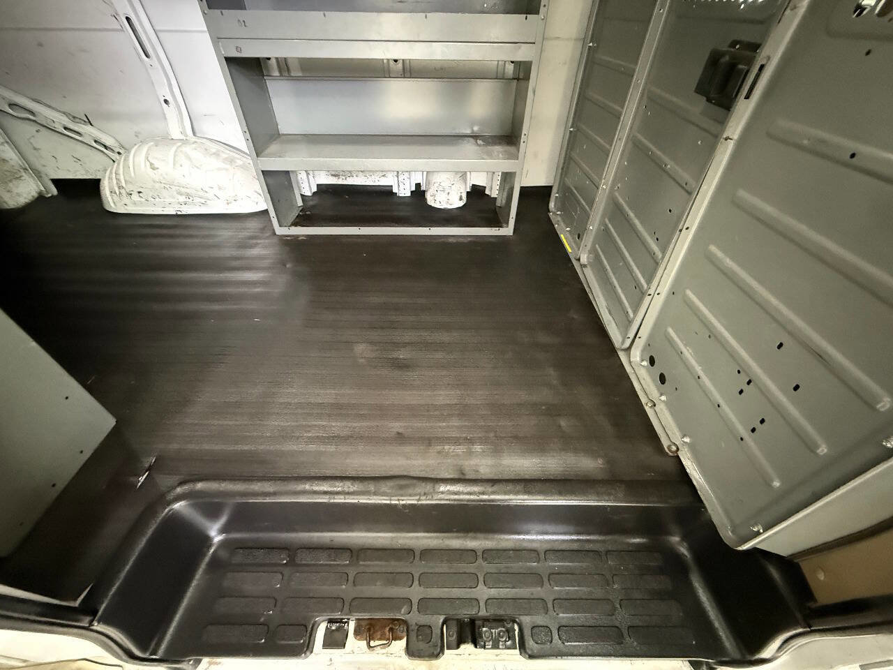 Used 2017 Chevrolet Express 2500 image 79