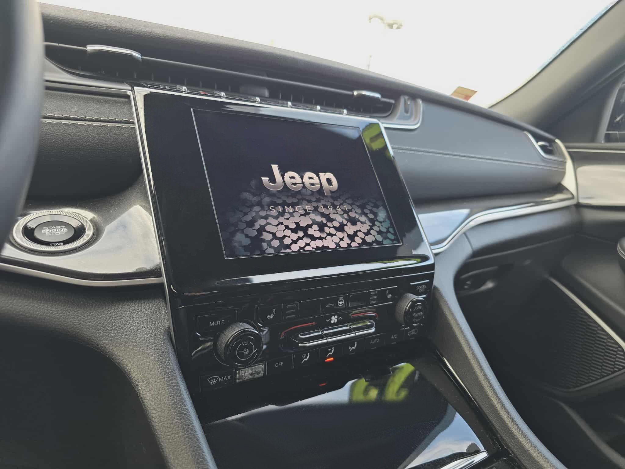 Used 2022 Jeep Grand Cherokee Altitude image 12