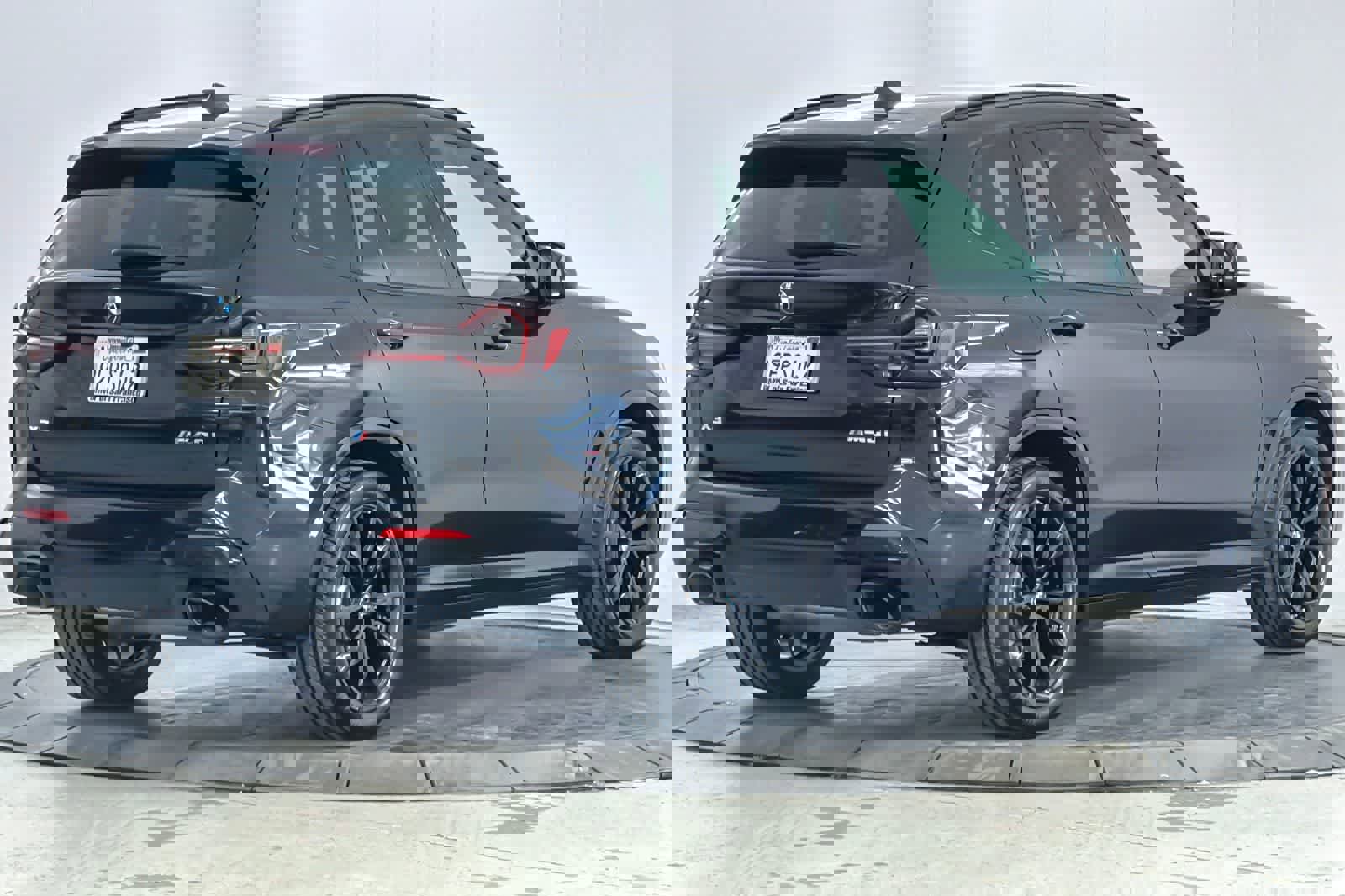 Used 2023 BMW X3 M40i w/ Premium Package image 2