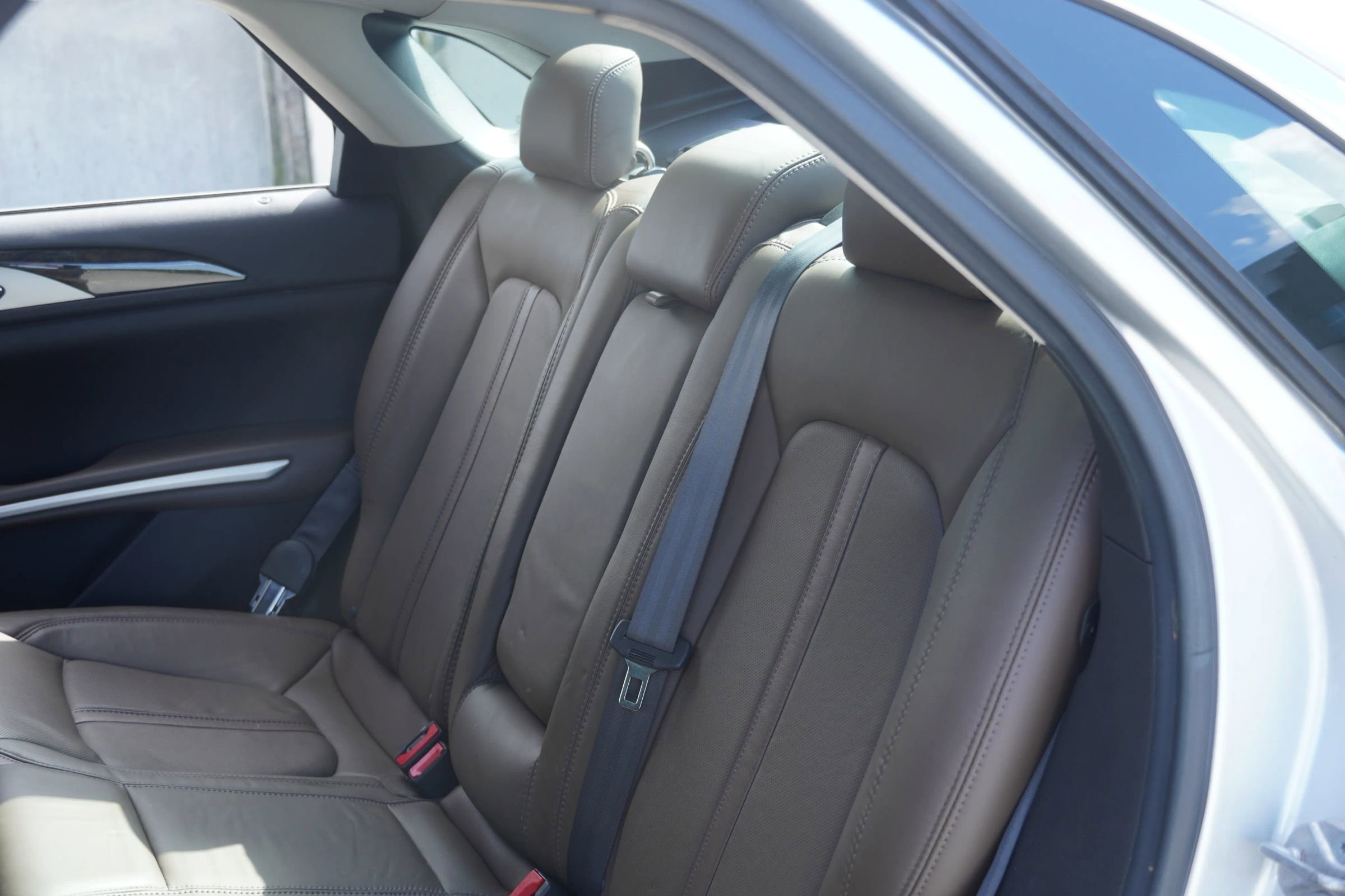 Used 2014 Lincoln MKZ Sedan 4D w/ Equipment Group 102A Reserve image 10