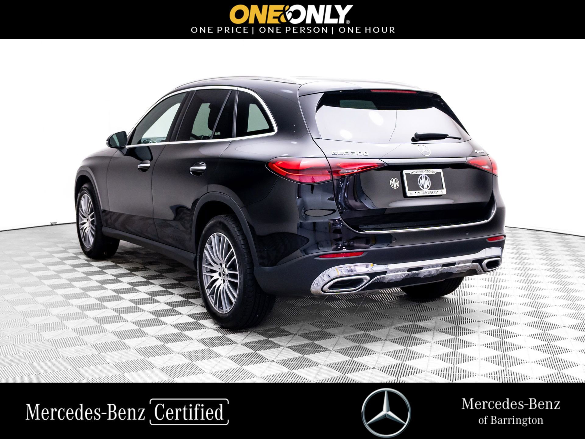 Used 2024 Mercedes-Benz GLC 300 4MATIC image 3