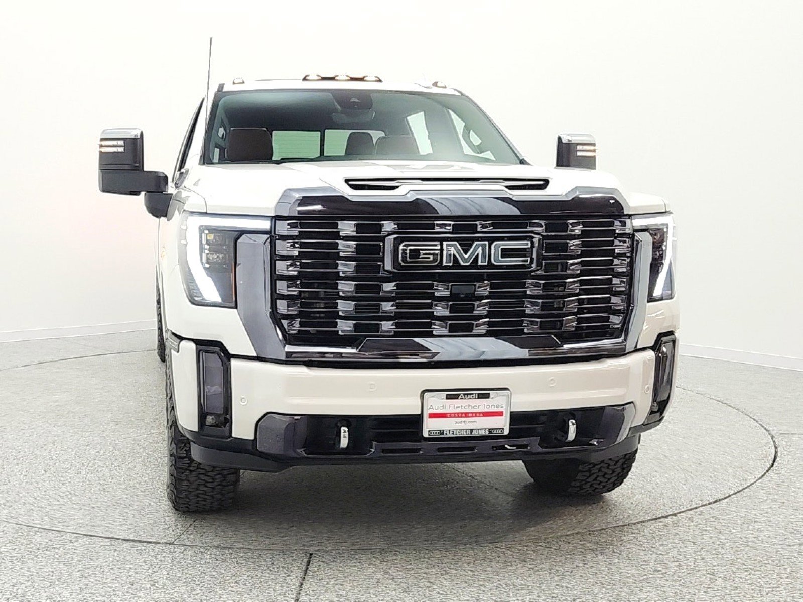 Used 2024 GMC Sierra 2500 Denali Ultimate w/ Max Trailering Package image 2