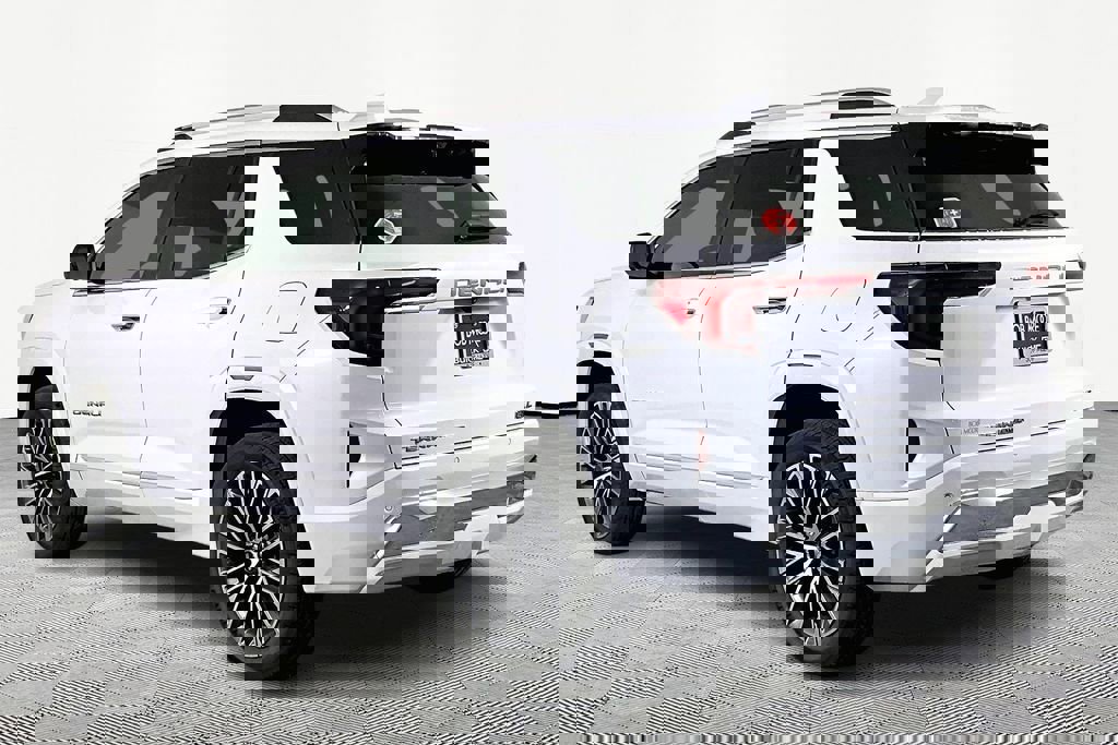 New 2026 GMC Terrain Denali w/ LPO, Floor Liner Package image 4