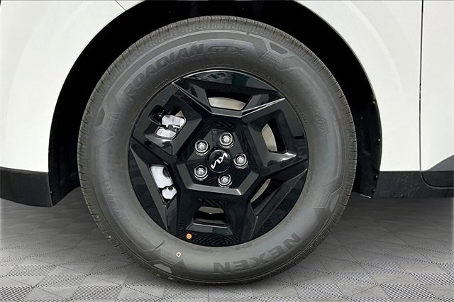 New 2026 Kia Carnival LX image 13