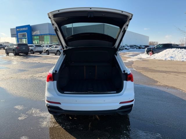 Used 2025 Audi Q3 2.0T Premium image 14