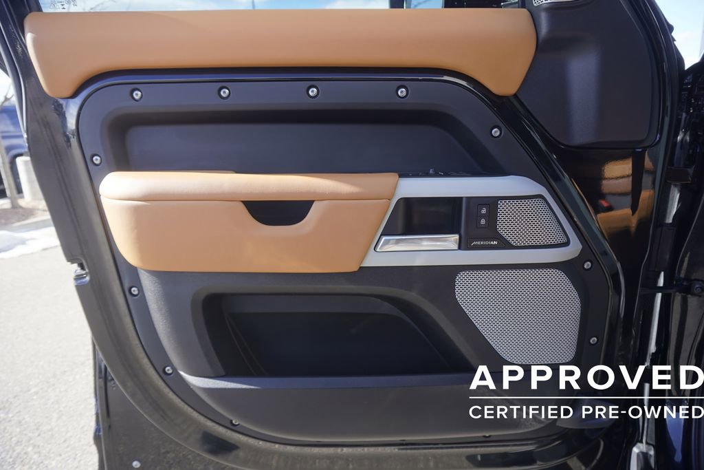 Used 2024 Land Rover Defender 130 S image 17