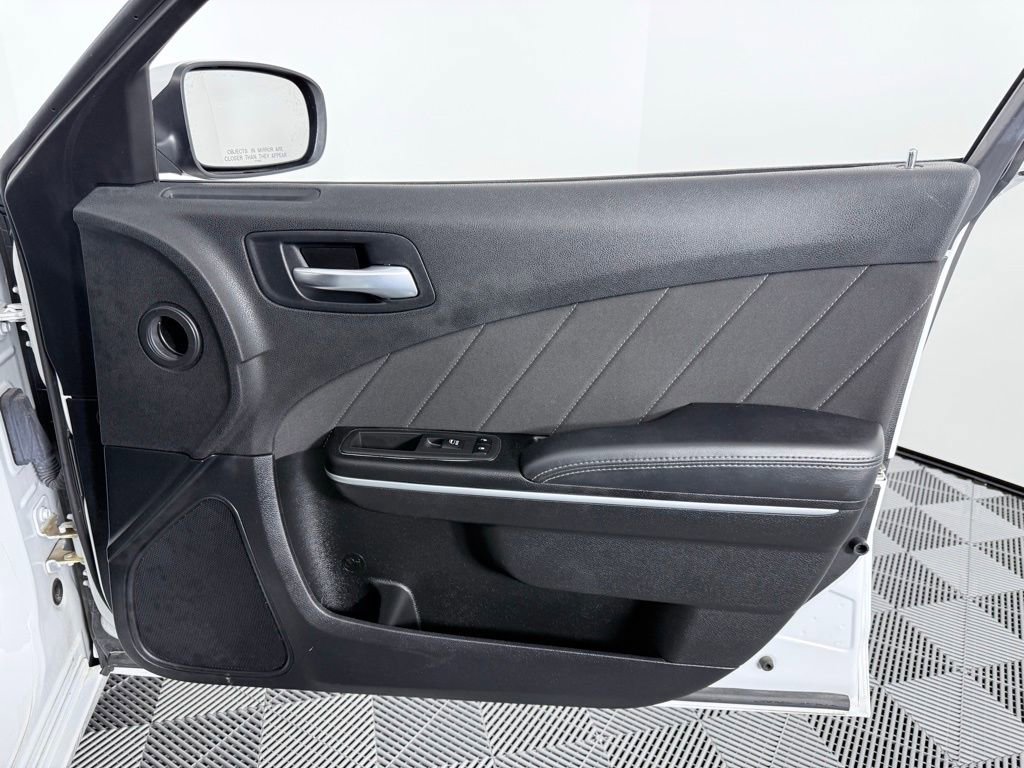 Used 2022 Dodge Charger SXT image 10