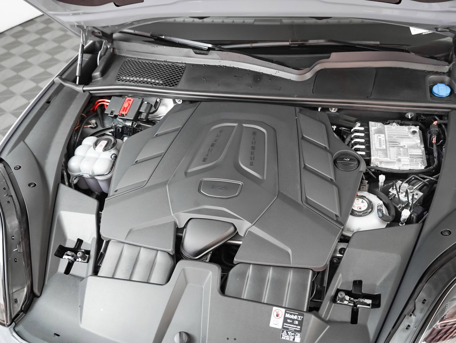 New 2026 Porsche Cayenne E-Hybrid Coupe image 12