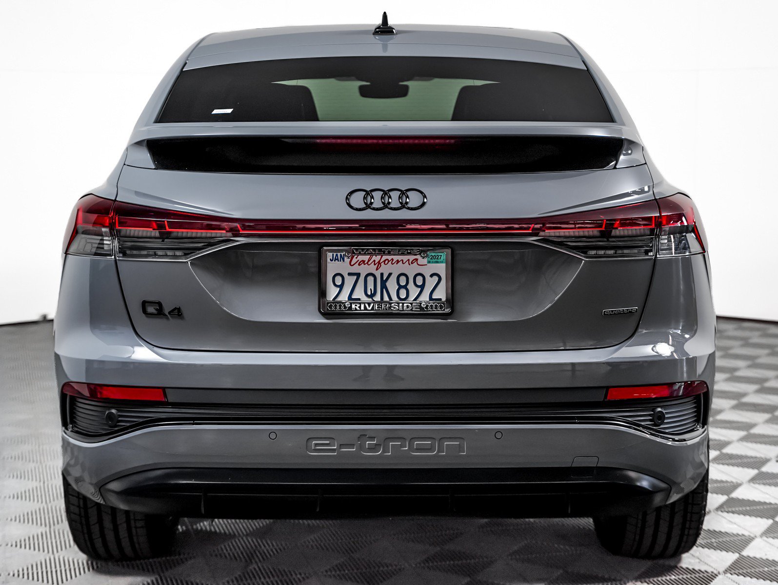 Used 2023 Audi Q4 e-tron Premium Plus w/ Premium Plus AWD/4WD image 8