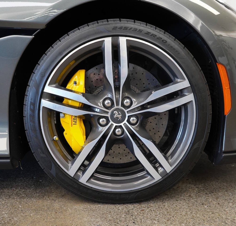 Used 2019 Ferrari Portofino RWD image 27
