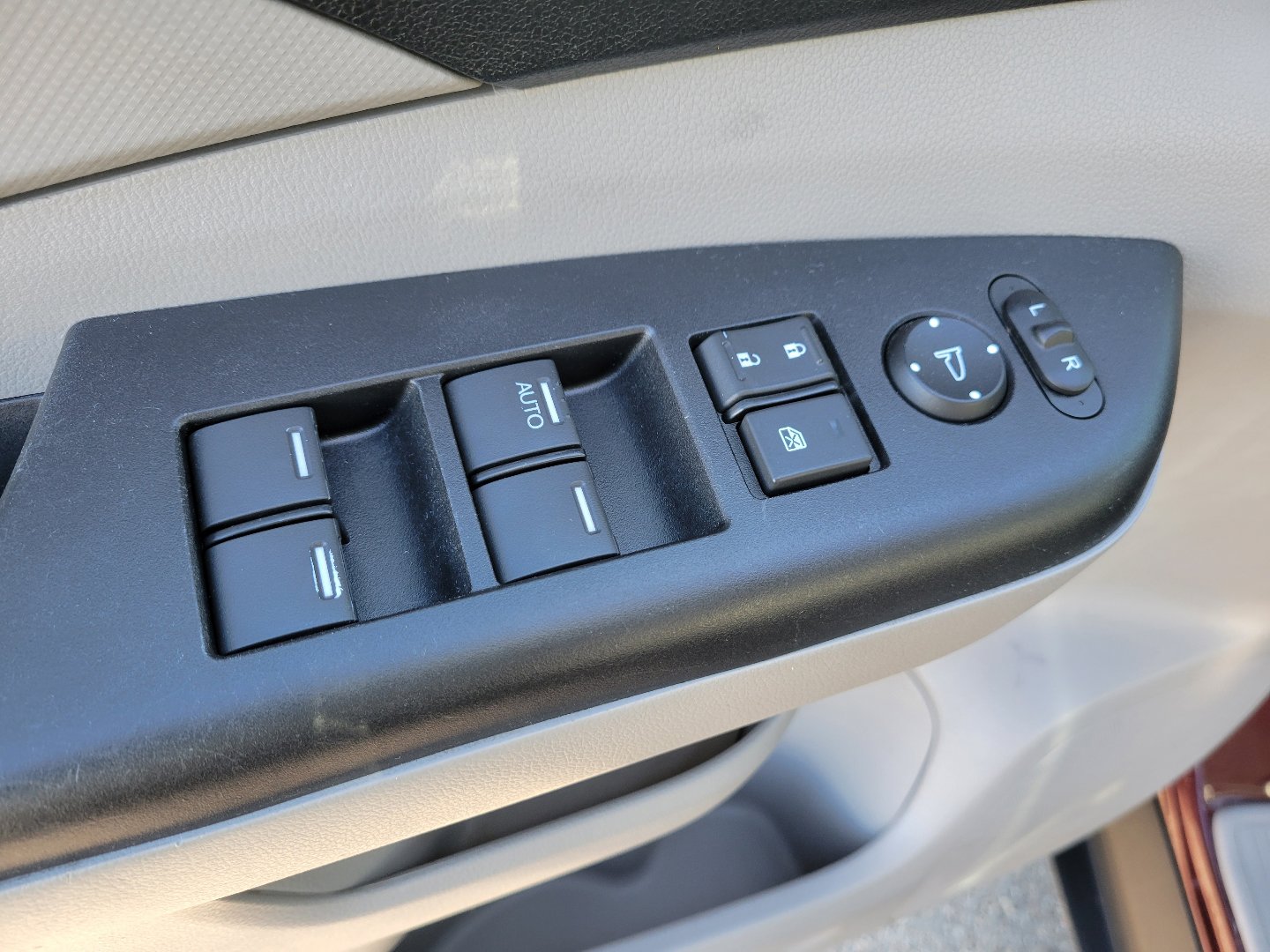 Used 2013 Honda CR-V LX image 19