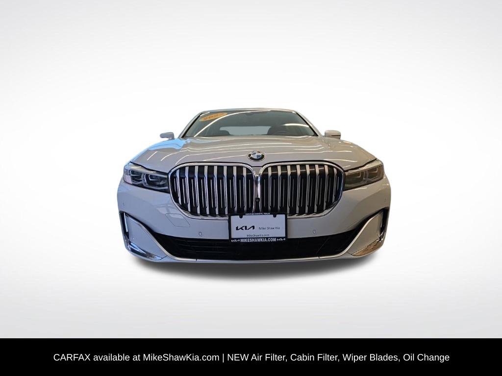 Used 2022 BMW 740i w/ Premium Package RWD image 4