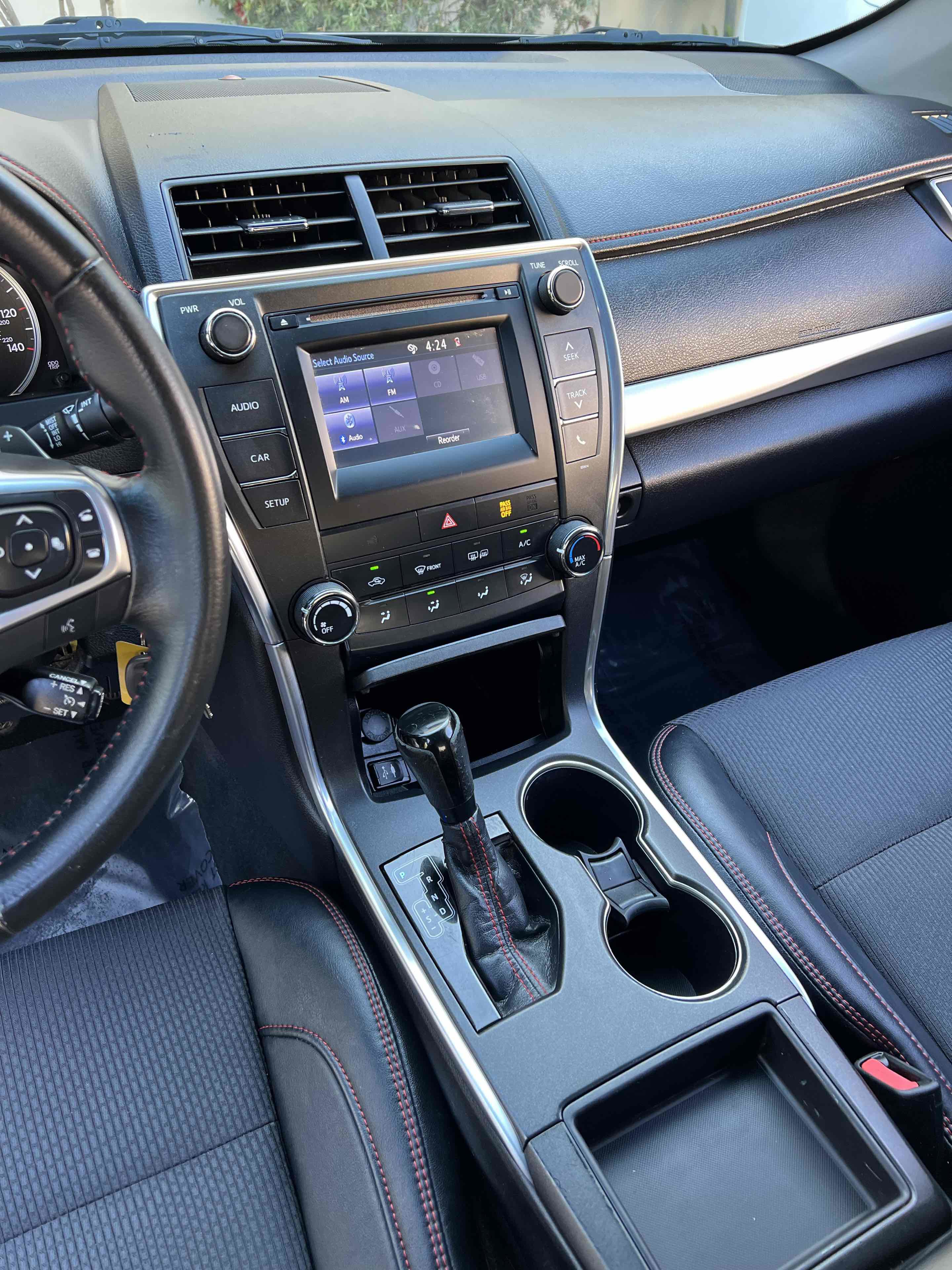 Used 2017 Toyota Camry SE w/ Moonroof Package FWD image 41