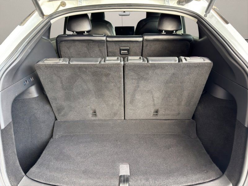 Used 2021 Tesla Model Y Long Range image 11