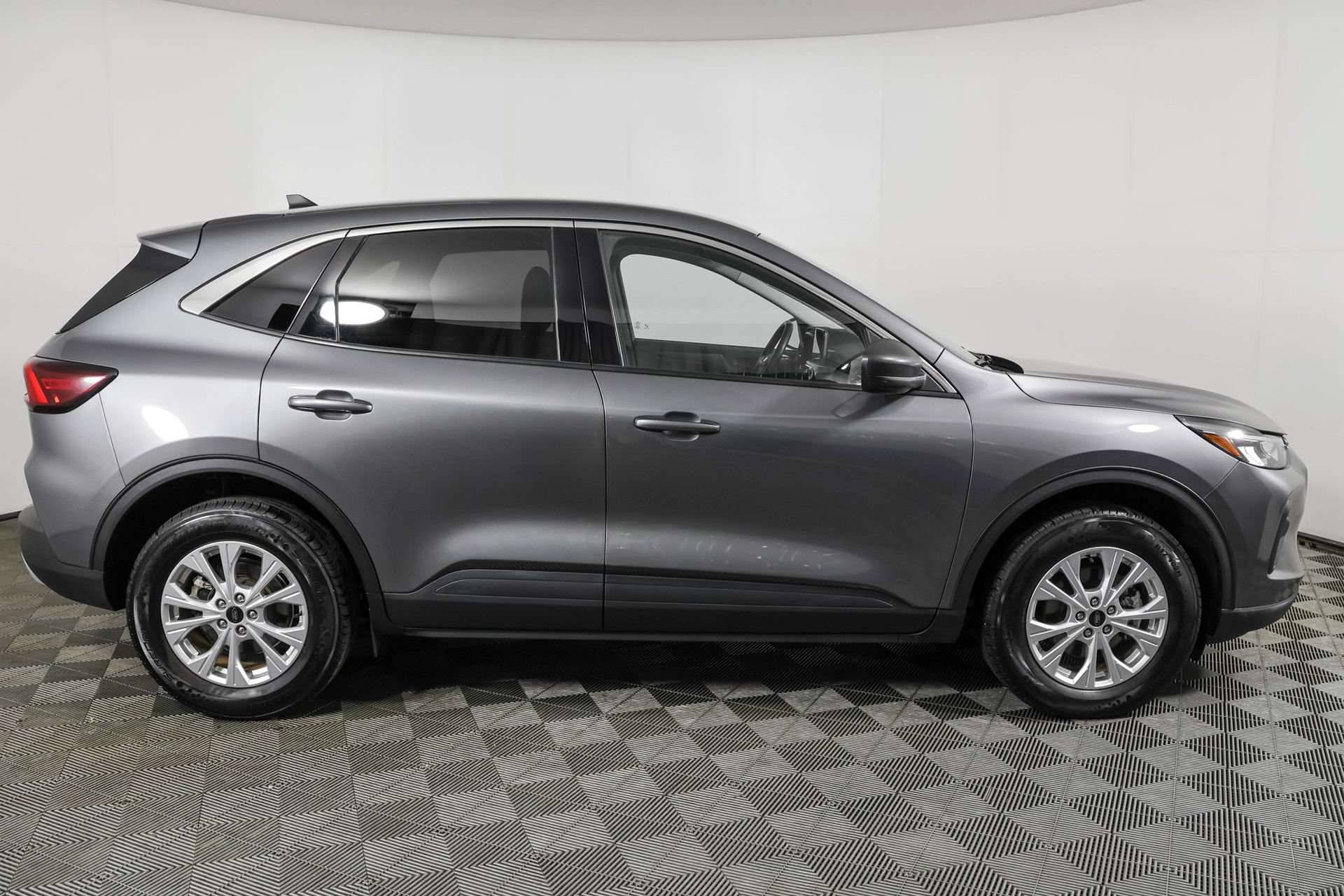 Used 2024 Ford Escape Active AWD/4WD image 14