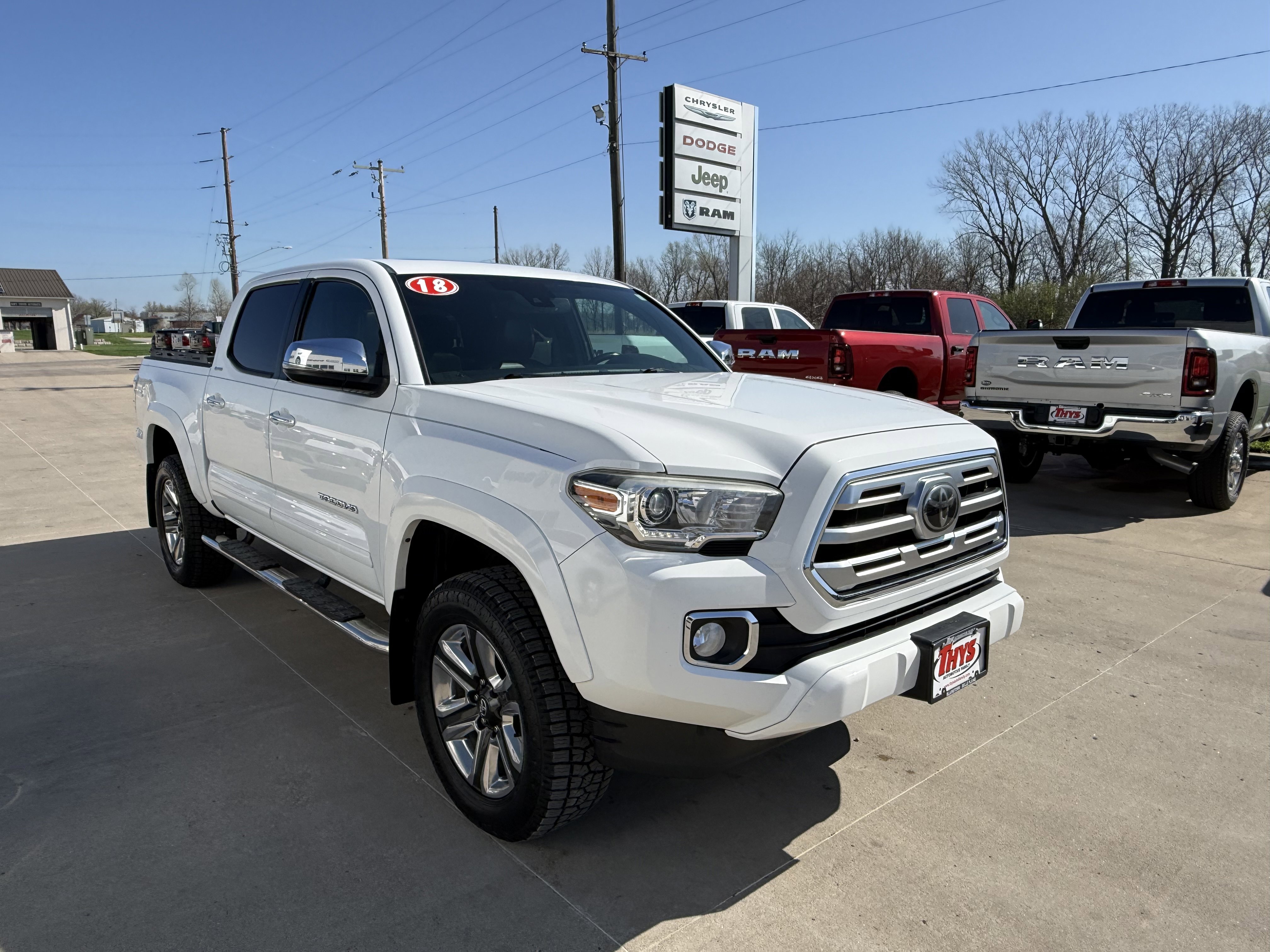 Used 2018 Toyota Tacoma Limited image 32