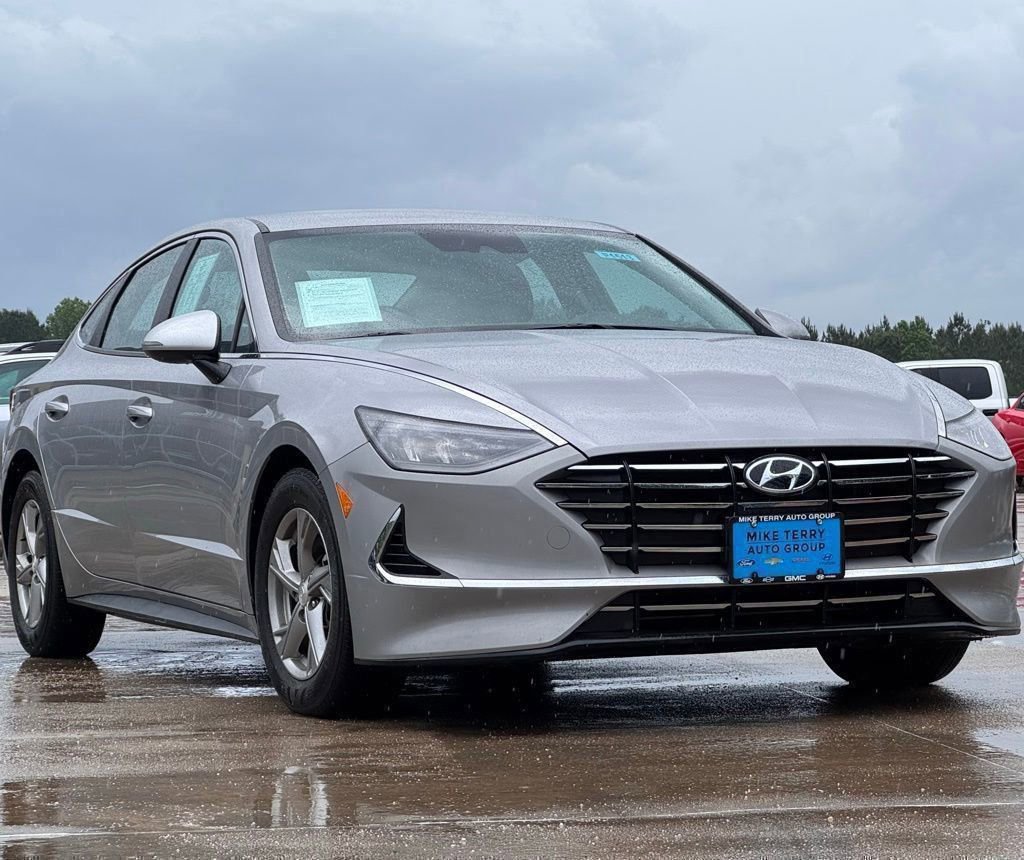 Used 2023 Hyundai Sonata SE w/ Cargo Package FWD image 8