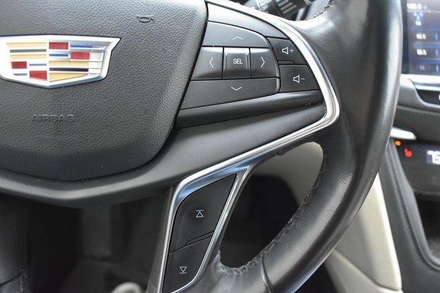 Used 2018 Cadillac XT5 Luxury w/ LPO, Wheel Lock Package image 23