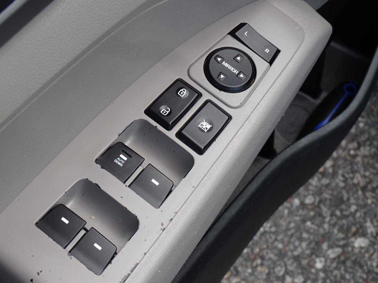 Used 2019 Hyundai Elantra SE FWD image 19